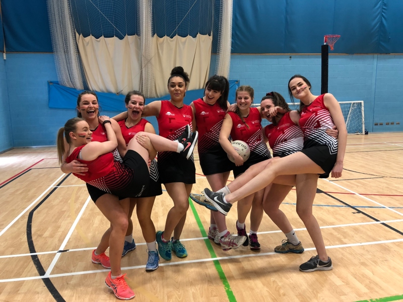 Georgia Walsham and netball team.