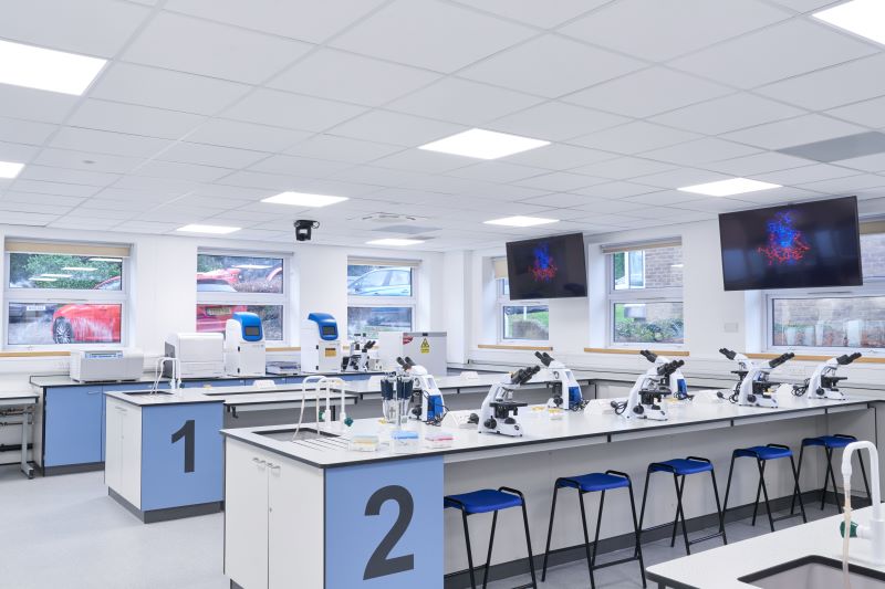 Image of the Biomedical Science lab..